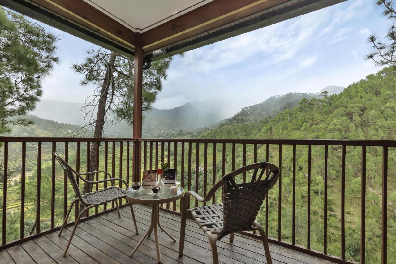 Club Mahindra Binsar Villa Almora Bagian luar foto